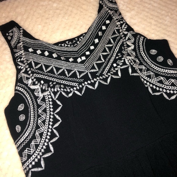 Xhilaration Dress - Picture 3 of 6